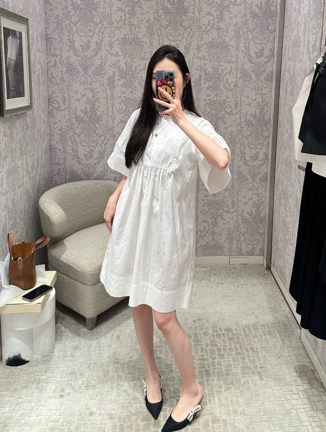 Herm*S 25Ss春夏新款 娃娃款连衣裙丨独家Yb开发 高版出品 极简主义慵懒随性的高级单品 可甜可盐设计A字裙摆版型上身巨显瘦 百搭减龄效果超Nice 细