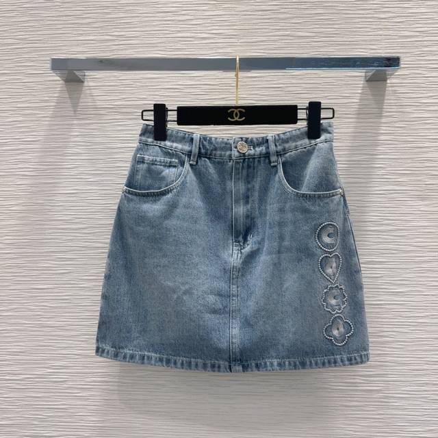 Chane* 2025Ss季新品 怀旧感系列 做旧效果素颜牛仔 高颜值 全系列出品 百搭无烦恼 就是很干净的感觉 人手必备 真的很赞 手感很舒服的洗水牛仔棉 做