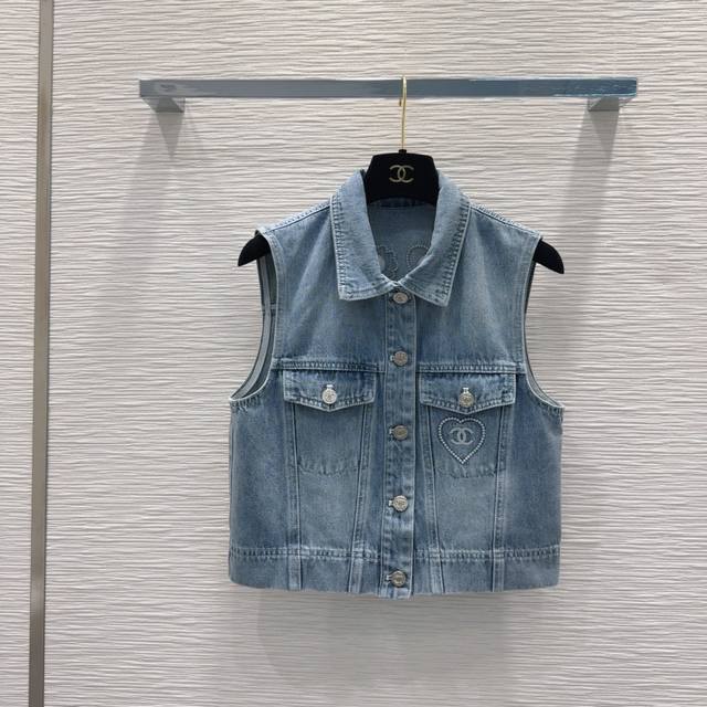 Chane* 2025Ss季新品 怀旧感系列 做旧效果素颜牛仔 高颜值 全系列出品 百搭无烦恼 就是很干净的感觉 人手必备 真的很赞 手感很舒服的洗水牛仔棉 做