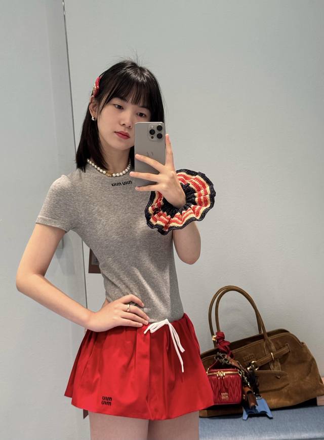 Miumi* 25Ss春夏新款 知识分子风花苞蓬蓬超短半裙丨独家Yb开发 高版出品 定制进口衬衫面料挺阔有型 双层工艺三角内裤设计 抽绳松紧腰版型上身绝绝子 复