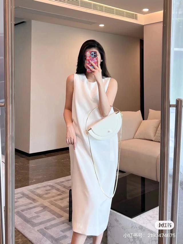 模特图 翻单 上新美式极简风Ther**新款醋酸赫本风背心连衣裙 码数Sml