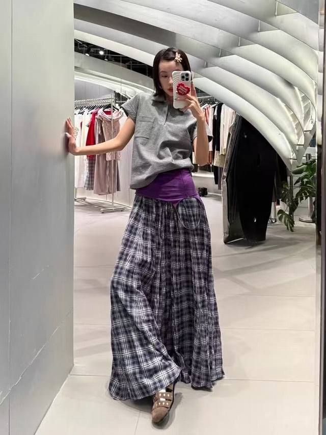 翻单出货 上新25春夏设计师风格超大摆轻薄款格纹半裙