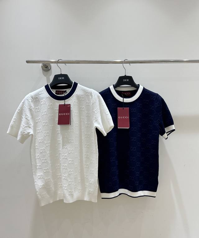 上新 Gucci古驰短袖来袭 撞色设计超吸睛 满身字母提花尽显奢华 圆领短袖剪裁利落 时尚必备