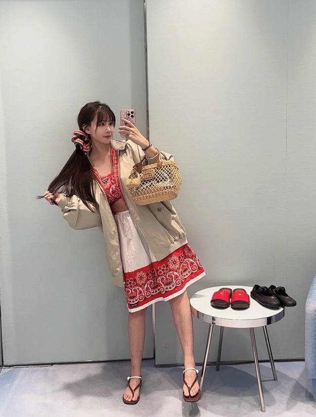 原版Mm 2025夏季新款时尚印花半裙 裙摆拼接腰果花印花 文艺感满满上身显瘦遮胯 修饰腿形显瘦松弛 时髦潮流衣橱必备百搭单品 上身减龄舒适 原版2色 码数Sm