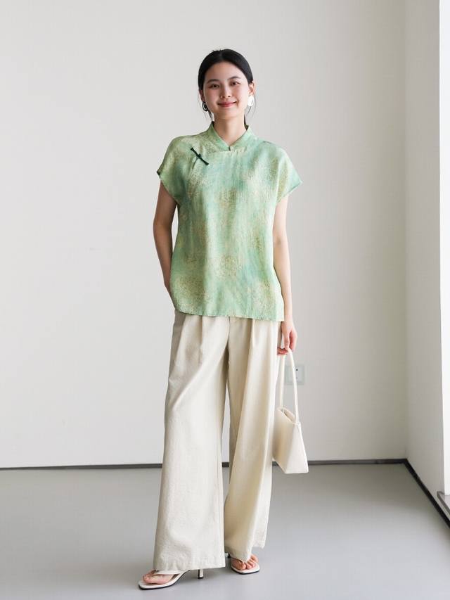 上衣 新中式国风提花盘扣短袖衬衫女夏设计感小众洋气小衫气质立领上衣 面料 香云纱 Smlxl M码胸围104肩宽39衣长66 每个码胸围平铺腰围相差4厘米 衣长