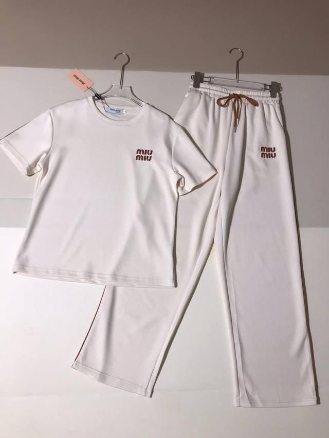 套装Miu 25最新经典运动套装 时髦简约薄款太空棉刺绣字母Logo徽标短袖T恤休闲运动长裤 运动套装两件套 Smlxl 套装Miu 25最新经典运动套装 时髦