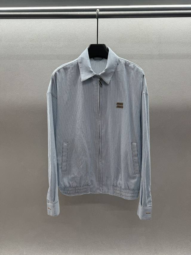 2680 Spring And Summer Miumi* 浅蓝色牛仔外套 超级治愈的蓝色 太适合夏天了 面料超级软糯 超级透气 包容性极强 三码