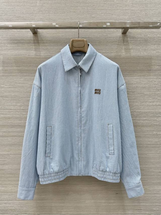 独家首发原单品质Miu系少女穿搭 知性分子学院风蓝条纹男友风外套 男女同款宽松版型时髦帅气 上身可甜可盐少女风 甜酷兼备减龄穿搭 不挑人短款版型上身巨显瘦 定制