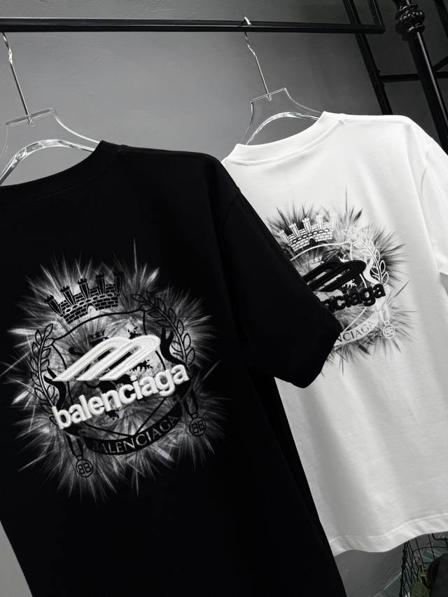 balenciaga 巴黎世家2025夏款新品T恤 绣花喷印工艺 32支双纱双纱面料 颜色 黑色 白色 码数 S-Xl