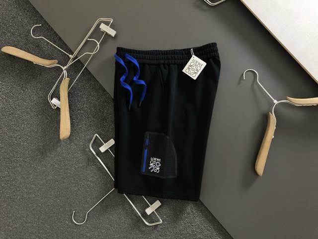 Low*微宽版型M-Xxxl 最新最顶级口袋拉链融合短裤 最顶级的品质专柜原单休闲裤顶级制作工艺进口面料 专柜款独特设计 采用进口高端订制进口丝线手感一流 官网