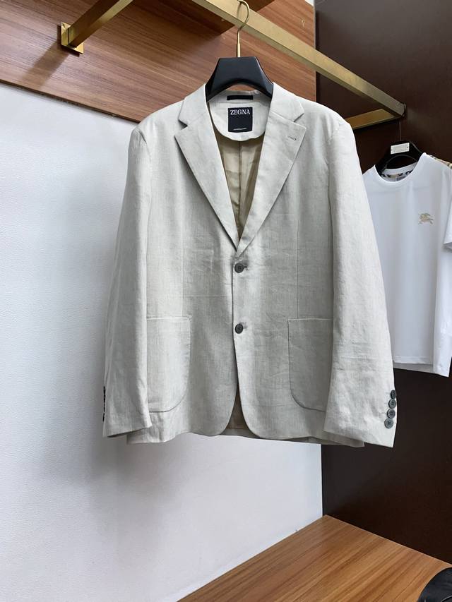 杰尼亚 2025春夏新品男士亚麻西服 高端商务男装西装外套 新视角西服外套,休闲商务的魅力徽标.经典版型裁剪,Bc尽显男士魅力风采.高端纤维亚麻机织,多道工序的