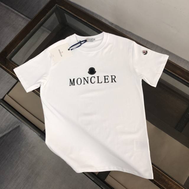 Moncler蒙口 官网同步上新 专柜系列纯棉T恤 260克定制棉 纯棉水洗面料 面料柔软舒适 全新设计灵感 极具时尚代表性 精致印花Logo设计 手感舒适透气