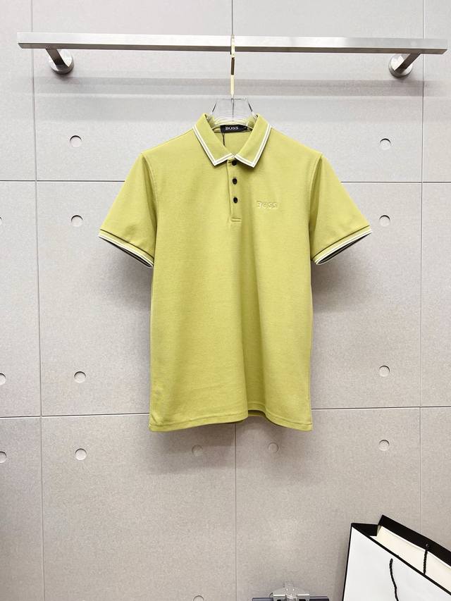 Boss 2025 夏季新款男士翻领polo衫 解锁意式优雅 领口设计是整件短袖的点睛之笔 简约线条勾勒出利落造型 标志性品牌Logo以精致的刺绣工艺呈现于胸前