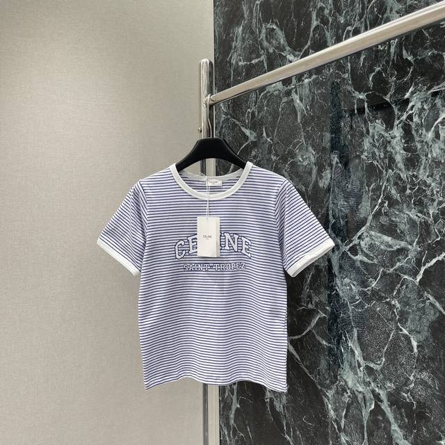 ce 25夏季新款 字母印花短袖T恤 通体条纹胸前字母Logo 装饰 展示品牌调性 百搭款式不挑年龄肤色 上身非常好看百搭 一个色Sml