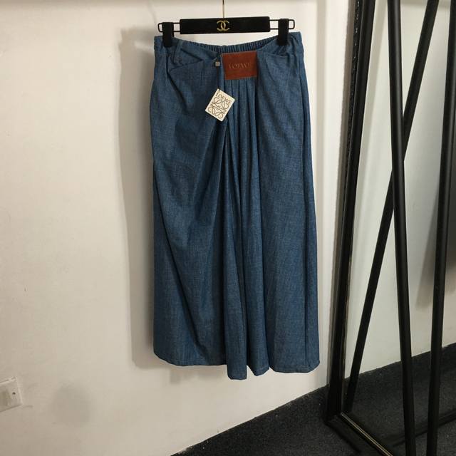 款号20253208 Loew*新款 Logo皮标装饰褶皱收腰牛仔半裙 蓝色 S-Xl M码 腰围70弹力 长87