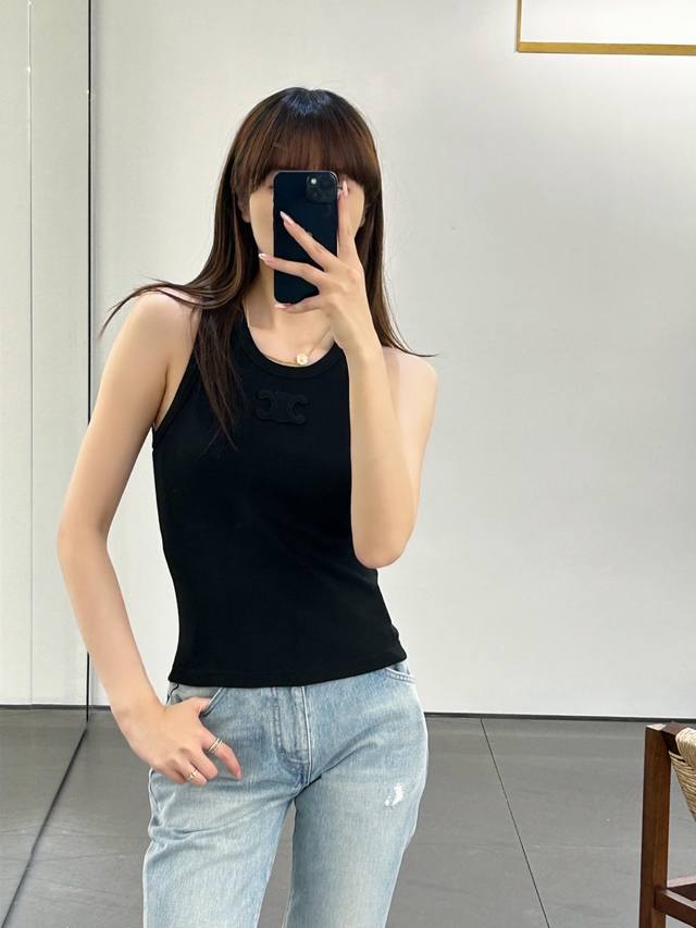 Celin* 25Ss早春新款 凯旋门刺绣百搭背心丨独家Yb开发 高版出品 承包一整个夏天的宝藏百搭单品 Yb定制竖条面料 领边袖边皆采用无缝拼接一体成型工艺