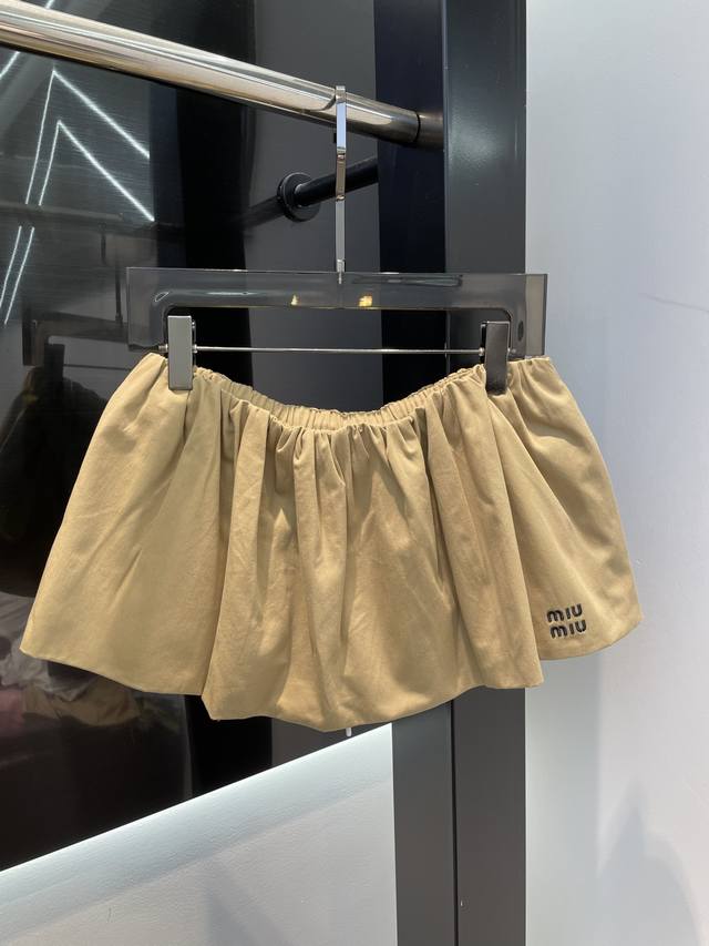 miu Miu新款半裙 原版开发 sml 现货发售