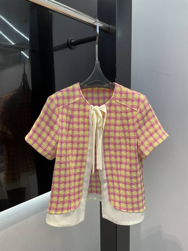外套 chane* 25Ss春夏新款 彩色编织外套+半裙套装丨独家高版出品 精致格子缝线设计 彩色编织贯穿撞色+彩色纽扣点缀 一整件美呆了 每一处都是小细节 超