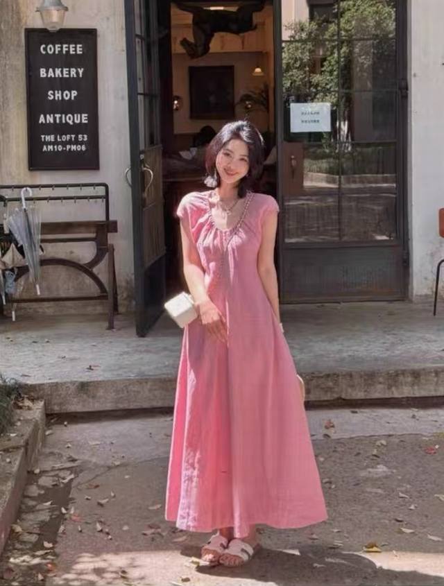 美到心坎里的亚麻连衣裙 温柔优雅有气质 度假日常都好好搭 亚麻松弛老钱风褶皱后领系带连衣裙 三米超大用料法式轻熟极简风气质显瘦收腰长裙 粉色 Smlxl