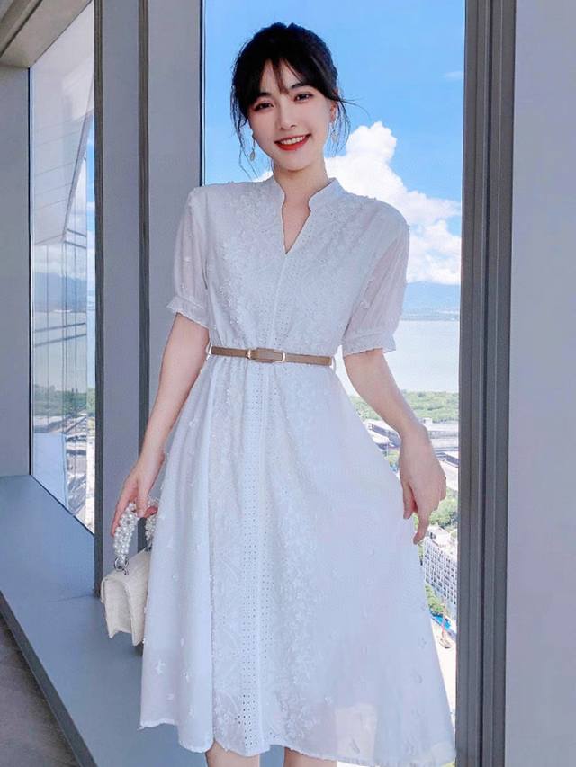 爆款翻单出货 力荐 夏季爆款连衣裙 精致气质时尚百搭纯棉刺绣镂空连衣裙 十拿十补 配腰带 Smlxl