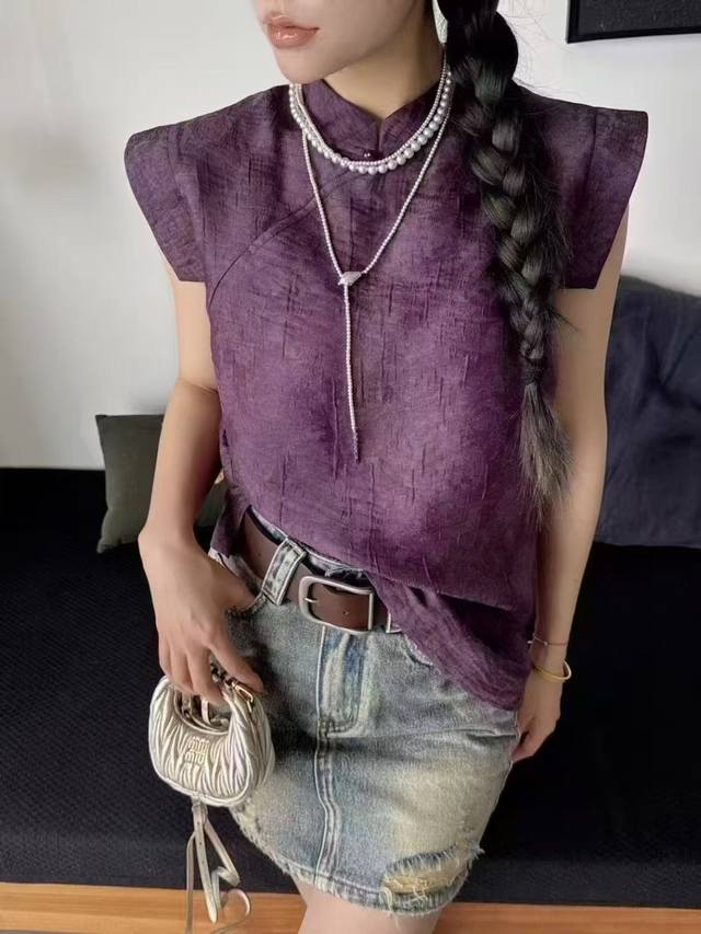 绝美 优雅气质轻国风飞飞袖显小衫 美到失语 中式立领设计 复古韵味拉满 面料质感上乘 低调又不失格调 让你轻松脱颖而出 尽显独特东方魅力 谁穿谁心动 三色 Sm