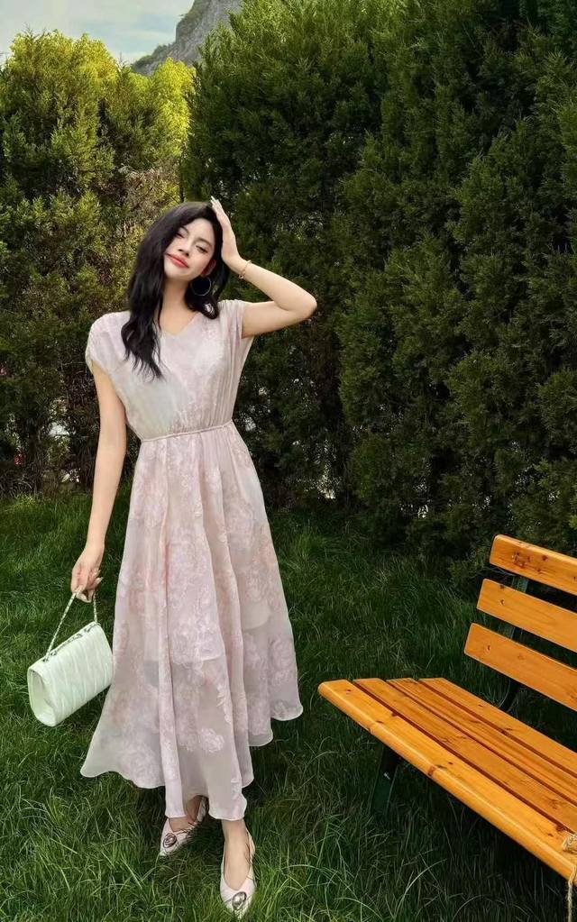 夏季新品高级感人丝提花女神范气质精致女性收腰显瘦洋气连衣裙两色Smlxl