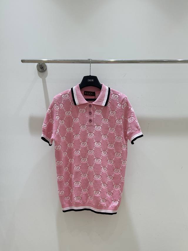 Ucci古短袖来袭 满身印花字母提花设计 翻领时尚 短袖清爽 赶紧抢购 S M L