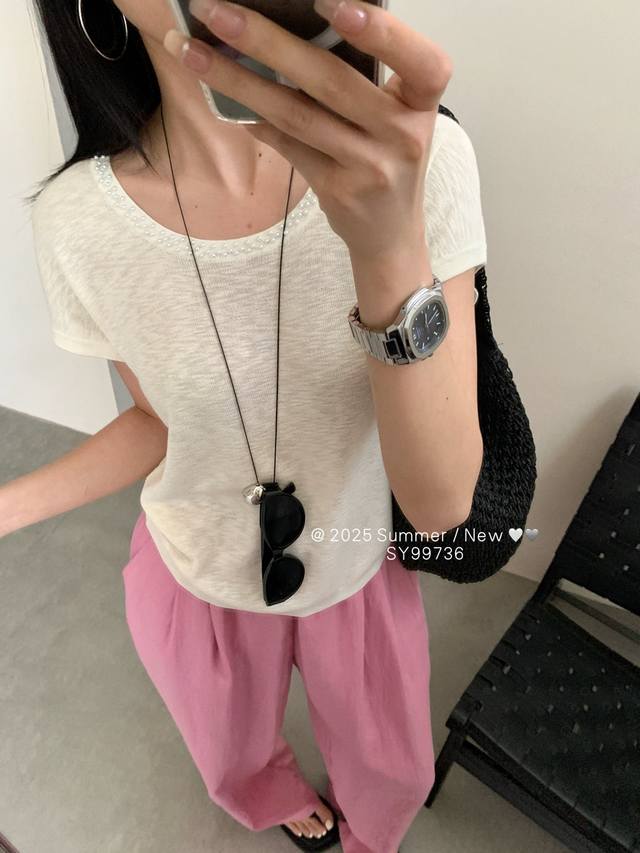 领口钉珠飞机袖