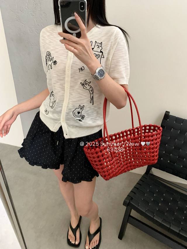 卡通绣花短袖开衫