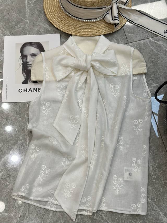 款上新 重工绣花天丝麻飘带背心上衣 亲肤柔软不扎 小花刺绣减龄高级 面料 80%天丝 20%亚麻 单色 Smlxl