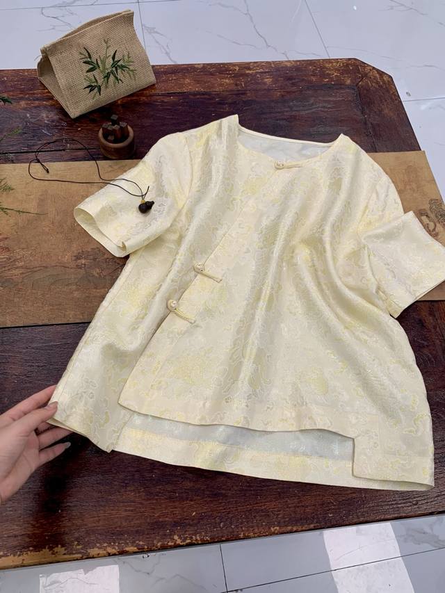 爆款上新织金异色萝上衣两色
