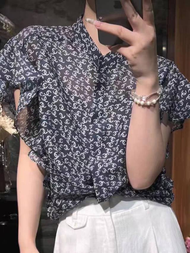 大爆款上新 加厚真丝雪纺小衫减龄飞飞袖设计百搭简约穿洋气 面料 12姆米 100%真丝雪纺 颜色 蓝色.粉色 码数 S-Xl