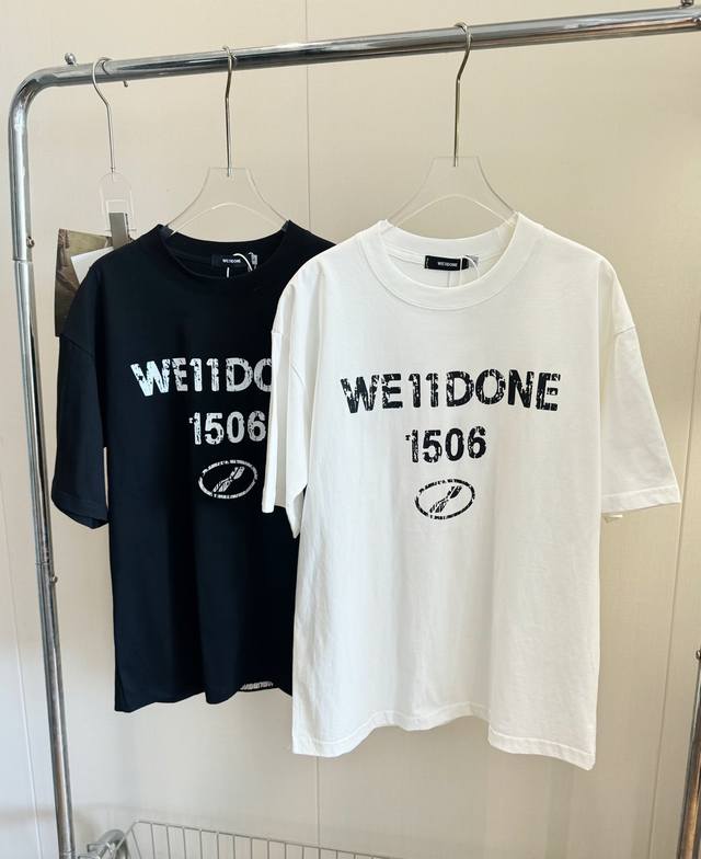 品名 We11Don* 朋克风经典弹幕字母Logo短袖T恤 尺码 S.M.L 颜色 白色 黑色 夏天要来了 确定不来件We11 版型宽松 男女都可以穿 这个T超