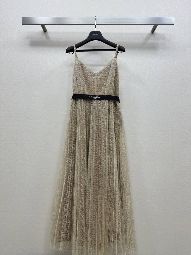 25Ss Dio *早春度假 系列新品 重工吊带裙 定制麻花肩带 原版定制时髦精单品解锁所有穿搭 腰部定制字母Logo腰带 百搭经典单品时髦又高级 经典版型不挑