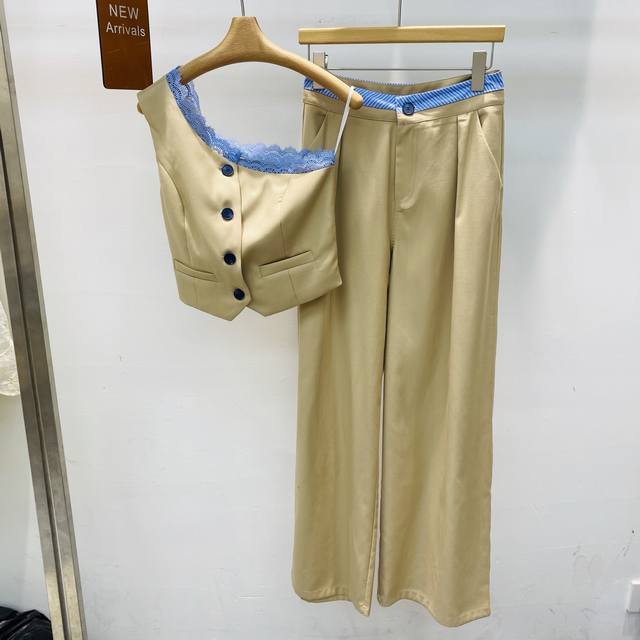 新款时尚套装女设计感撞色拼接斜肩马甲卡其色直筒阔腿长裤两件套Sml