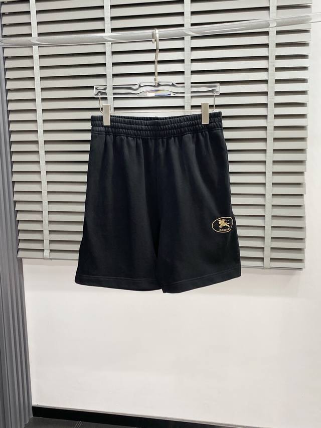 Burberry巴宝莉独家专供新款休闲棉质短裤 高端版本 专柜定制面料 透气舒适度高 细节无可挑剔 品牌元素设计理念 体现高品质 手感细腻柔软 呈现休闲裁剪 上