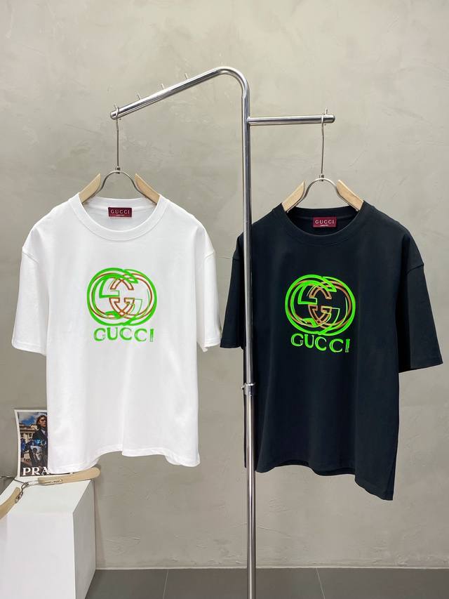 Gucci古驰独家专供新款原单男士休闲短袖 高端定制 高端版本 时尚百搭爆款进口面料 手感超柔软细腻 穿着亲肤舒适 高端精品 代工厂p精细做工 上身非常赞 男士