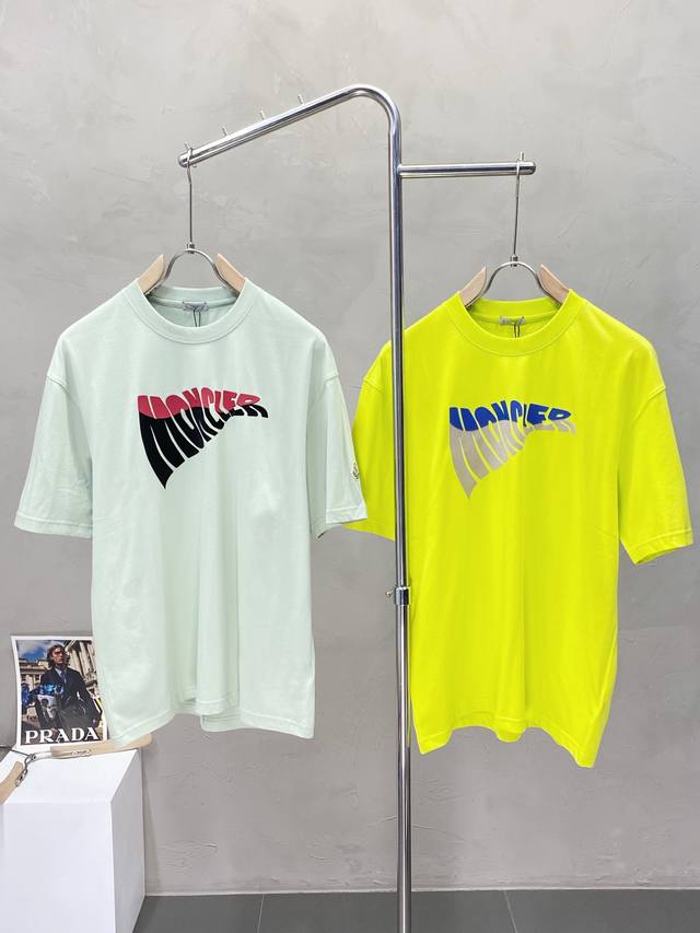 Moncler蒙口独家专供新款原单男士休闲短袖 高端定制 高端版本 时尚百搭爆款进口面料 手感超柔软细腻 穿着亲肤舒适 高端精品 代工厂p精细做工 上身非常赞