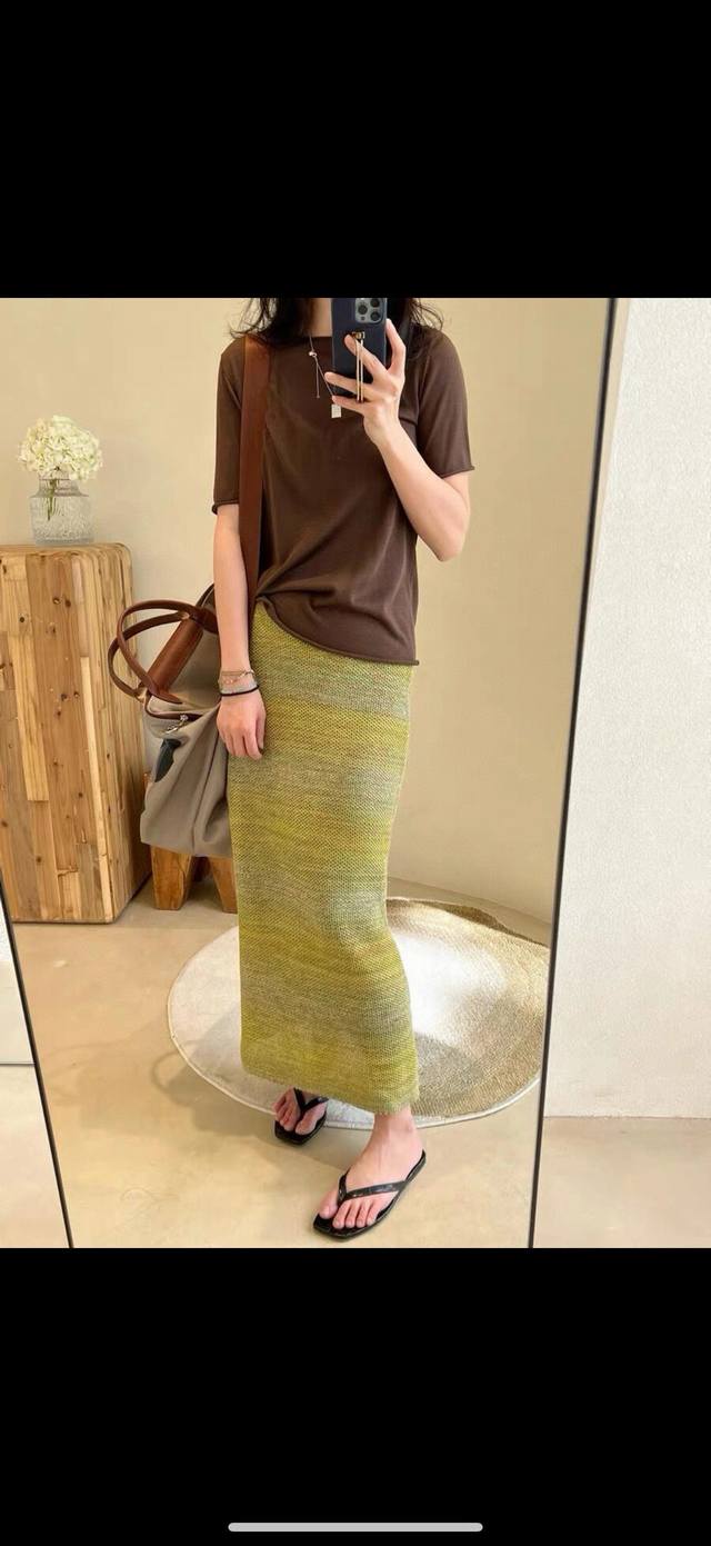 Yang 花纱绿渐变半裙 模特图