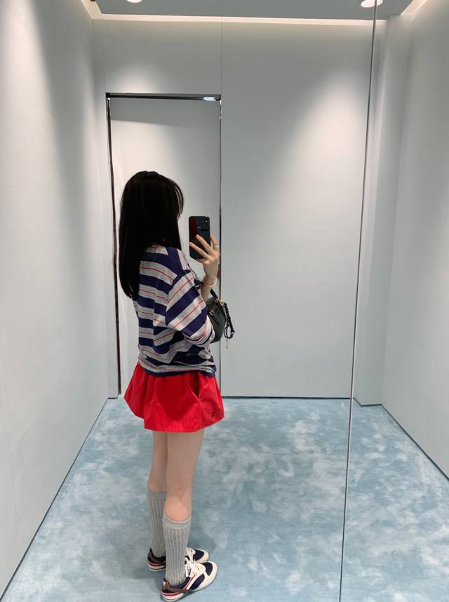 Miumi* 25Ss春夏新款 知识分子风花苞蓬蓬超短半裙 原版开发 高版出品 定制进口衬衫面料挺阔有型 双层工艺三角内裤设计 抽绳松紧腰版型上身绝绝子 复古风