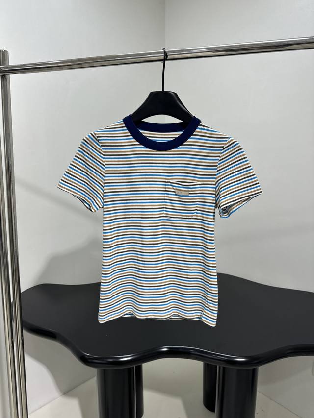 新品棉质条纹T恤 多色条纹图案设计 饰品牌标识刺绣图案 撞色圆领领口 弹力版型 百搭款 橙色 蓝绿色 Sml