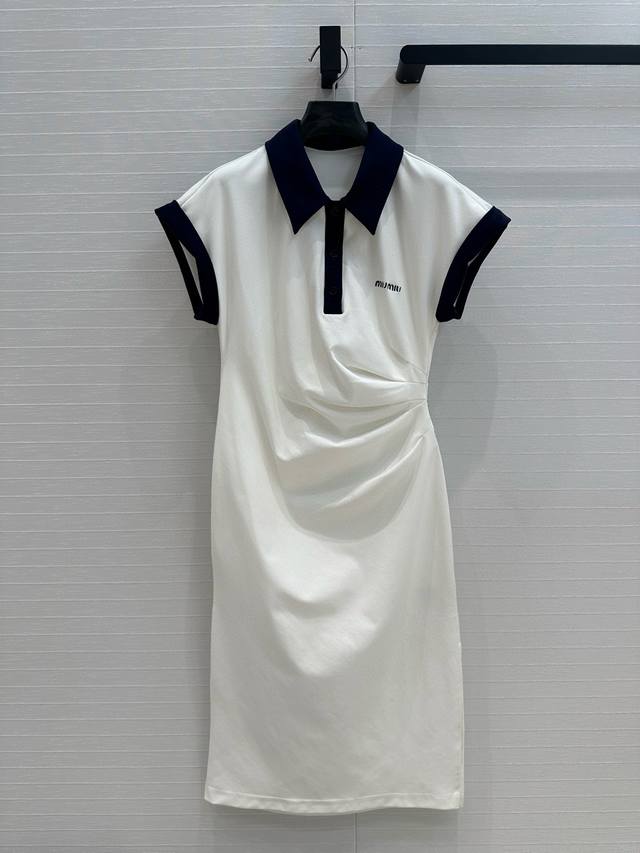 17629# 强烈推荐缪系25春夏新品 撞色polo领棉质连衣裙 定位Loho刺绣标识 捏褶收腰版型设计凸显小蛮腰隐藏小肉肉 侧边开叉小性感设计 上身巨显瘦的随