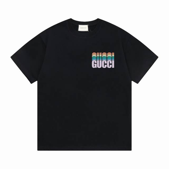Gucci 长期现货放心推 上新 新款T上货 古奇标志印花图案 后幅反标设计 1:1高品质 百分百纯棉洗水处理 布料精梳紧密赛络纺 不缩水不变形 更舒适柔软 高