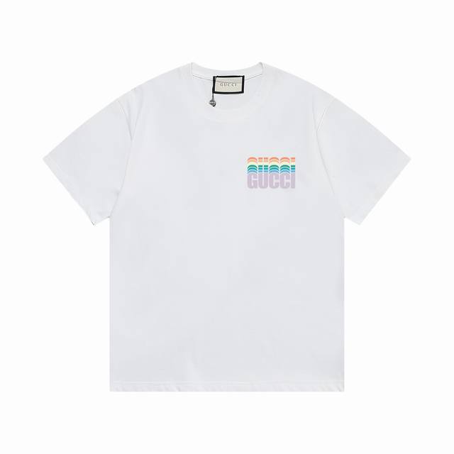 Gucci 长期现货放心推 上新 新款T上货 古奇标志印花图案 后幅反标设计 1:1高品质 百分百纯棉洗水处理 布料精梳紧密赛络纺 不缩水不变形 更舒适柔软 高