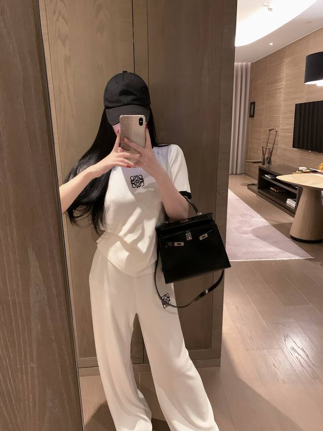 跑量套装 loe*E 撞色刺绣针织套装 万能百搭系列款 人手必备 慵懒感十足 一套出门