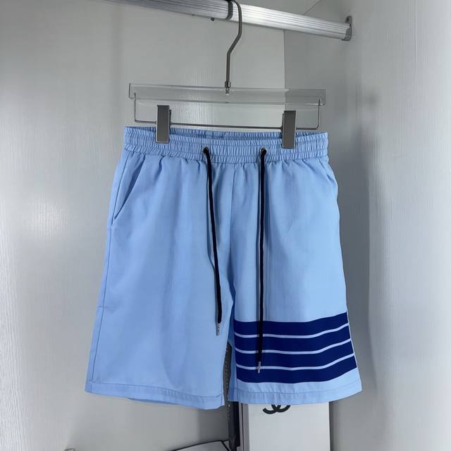 Tb汤姆 夏季新款男士休闲短裤沙滩裤 高级定制聚酯纤维面料 凉爽透气舒适度极高 进口数码印花细节无可挑剔 手感细腻柔软 上身版型超赞 尺码 M-Xxxl