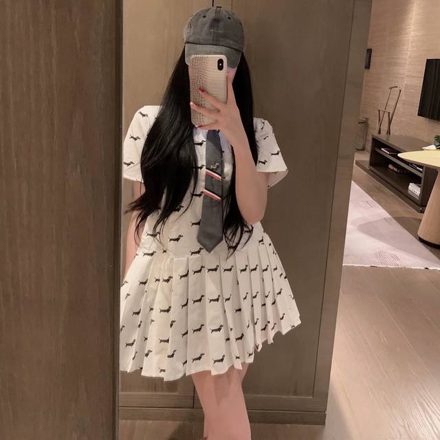 新款上新 Thom Brown* 配领带学院风Tb小狗满印衬衫连衣裙高品质满印减龄学院风短袖 3558Sml