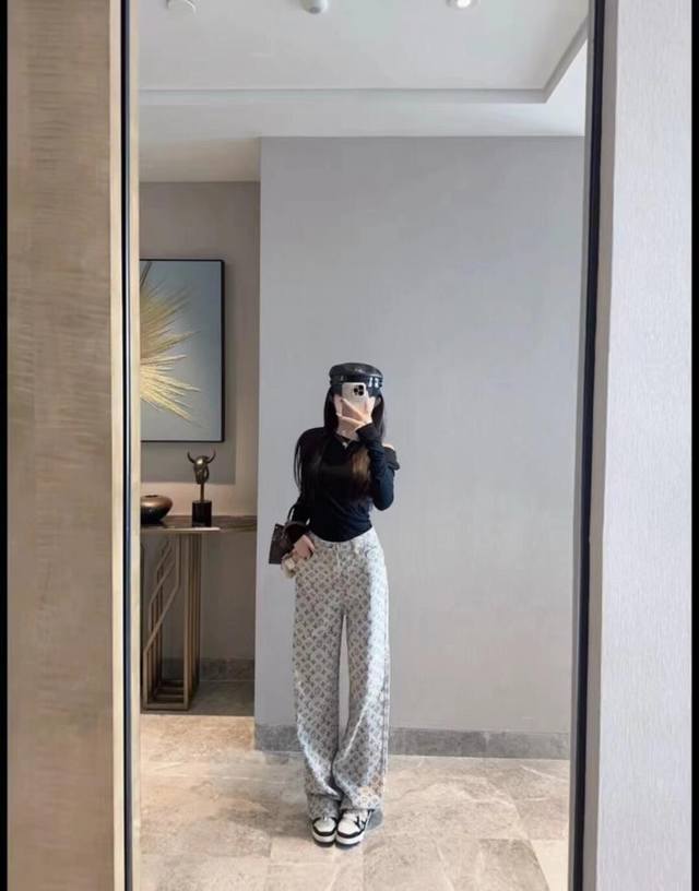 牛仔裤 驴家24早秋新款满印老花Logo直筒牛仔裤 颜色:1色 码数:S-Xl