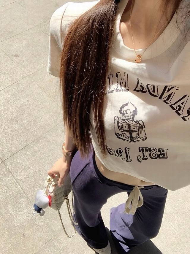prad* 美式简约字母短袖 四季穿搭的核心单品 属于那种简约又不失亮点的 Sml
