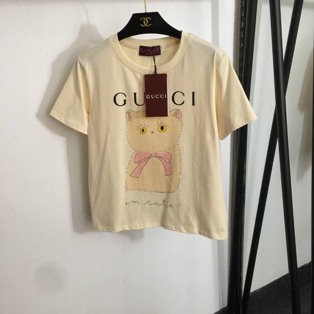 款号20253293 Gucc*新款 可爱猫咪果冻印花时尚短袖T恤 杏色 Sml M码 肩宽40 胸围98 袖长18 衣长57